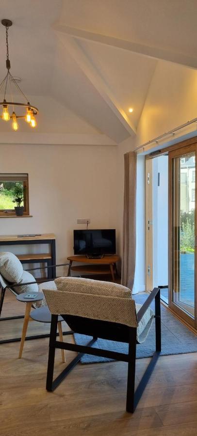 イフラクーム The Brookhouse. Cheerful Tiny House With Seaview.ヴィラ エクステリア 写真